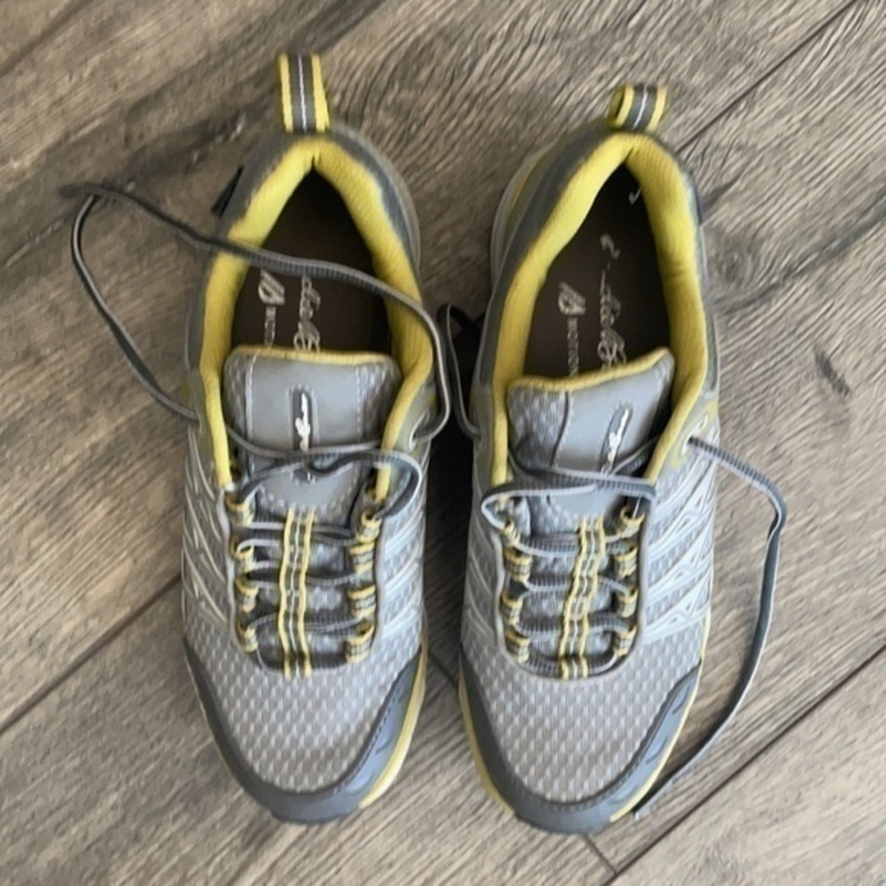 Eddie Bauer shoes size 6.5 tennis shoes gray almost new - Picture 2 of 9
